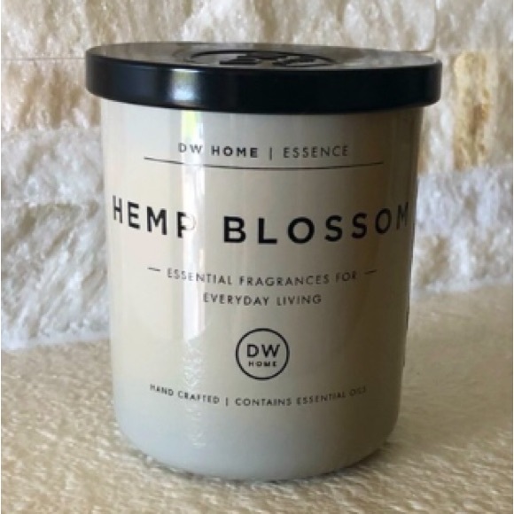 HEMP Blossom Candle DW home - Picture 4 of 12